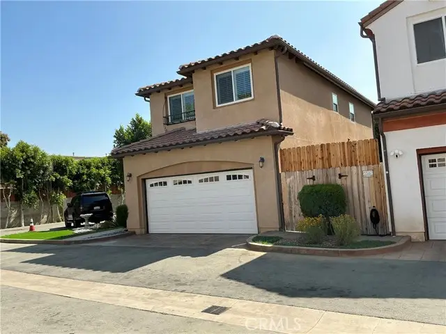 8621 Noble Avenue  #4, North Hills, CA 91343 - #2