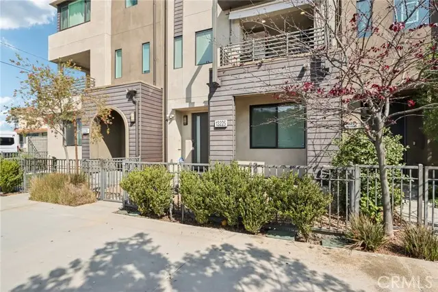 13225 Victory Boulevard, Van Nuys, CA 91401 - #2