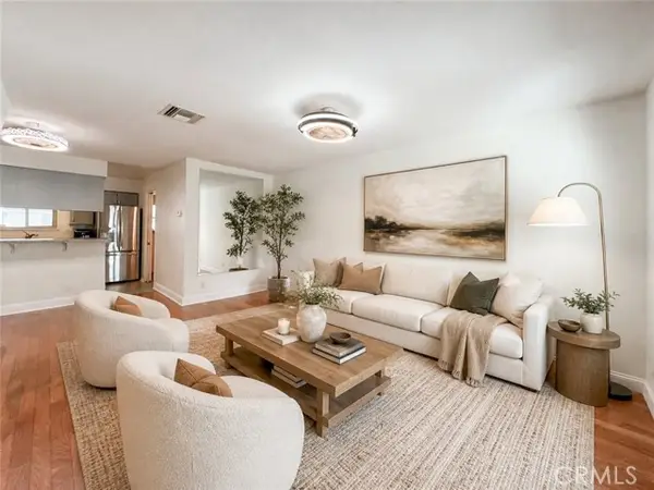 22131 Oxnard Street  #A, Woodland Hills, CA 91367