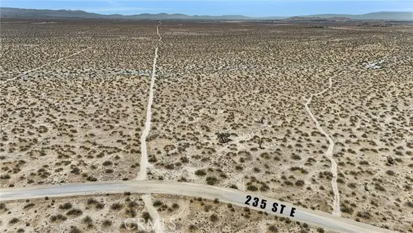 233 Avenue T, Palmdale, CA 93591
