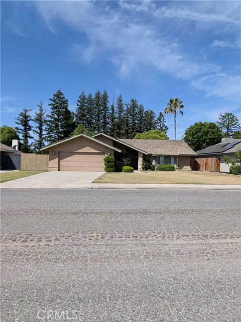 8817 Sierra Oak, Bakersfield, CA 93311