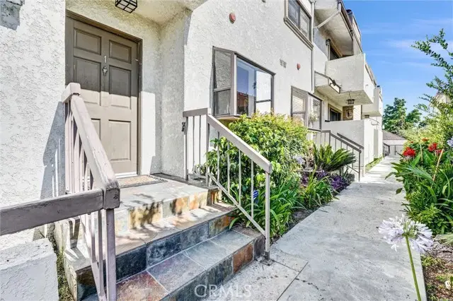 19620 Sherman Way  #1, Reseda, CA 91335 - #3