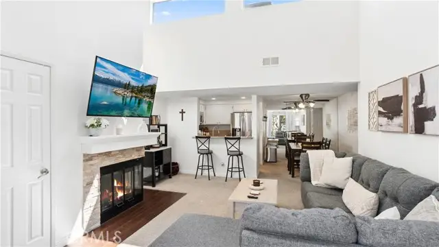 23921 Del Monte DR  #34, Valencia, CA 91355 - #3