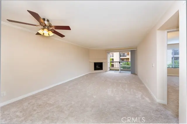 5540 Owensmouth Avenue  #205, Woodland Hills, CA 91367 - #2