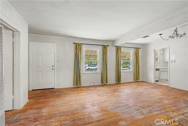8408 Keokuk Avenue, Winnetka, CA 91306 - #2