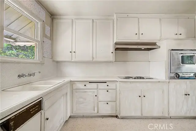 8408 Keokuk Avenue, Winnetka, CA 91306 - #3