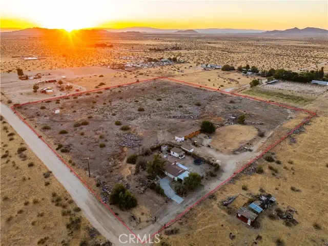 20539 Avenue R, Palmdale, CA 93591 - #2