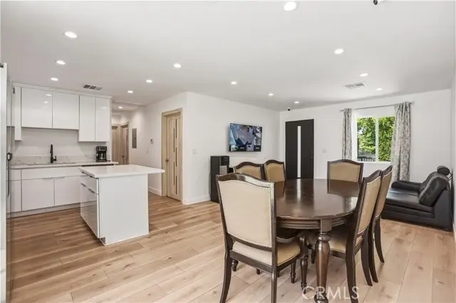 6620 Bellaire, North Hollywood, CA 91606 - #2