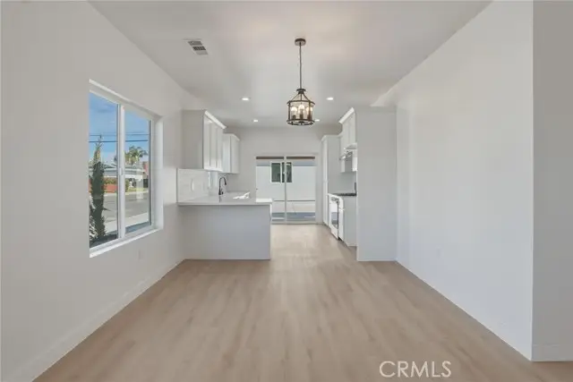 1646 Clinton Street, Delano, CA 93215 - #3