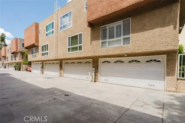 7319 Hazeltine Avenue  #4, Van Nuys, CA 91405 - #2