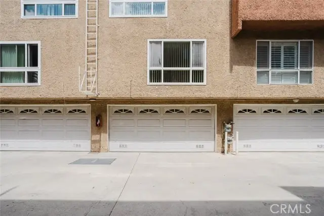 7319 Hazeltine Avenue  #4, Van Nuys, CA 91405 - #3