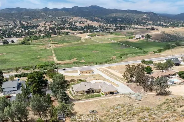 9115 Elizabeth Lake, Palmdale, CA 93551