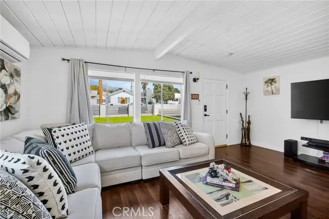 10831 Odell, Sunland, CA 91040 - #2