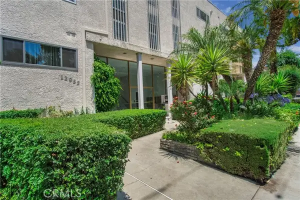 12955 Riverside Drive  #102, Sherman Oaks, CA 91423
