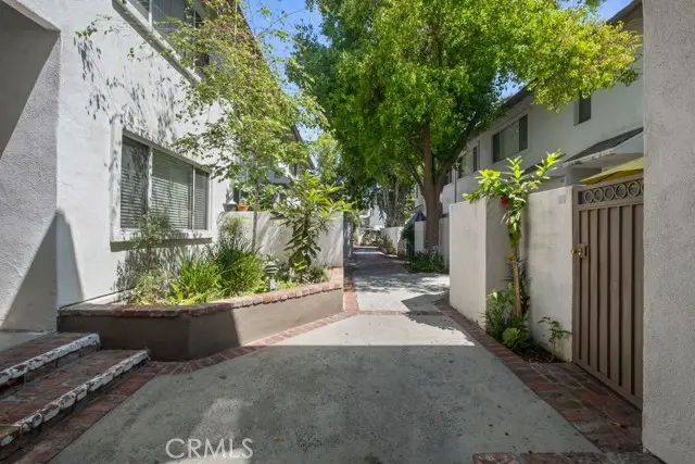 18619 Collins  #F30, Tarzana, CA 91356 - #2