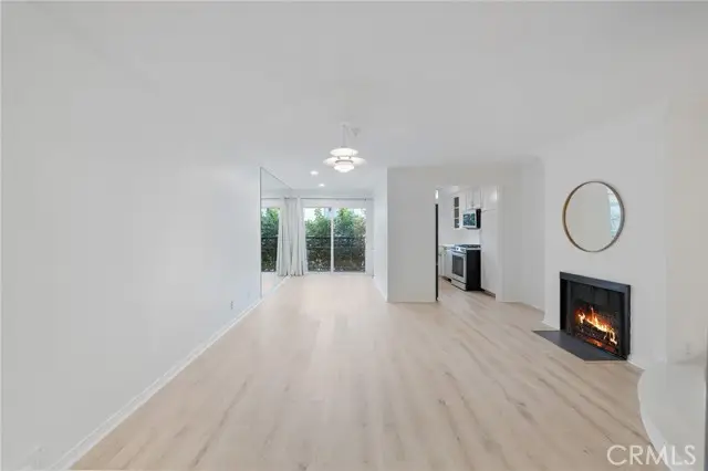1355 Sierra Bonita  #208, Los Angeles, CA 90046 - #1