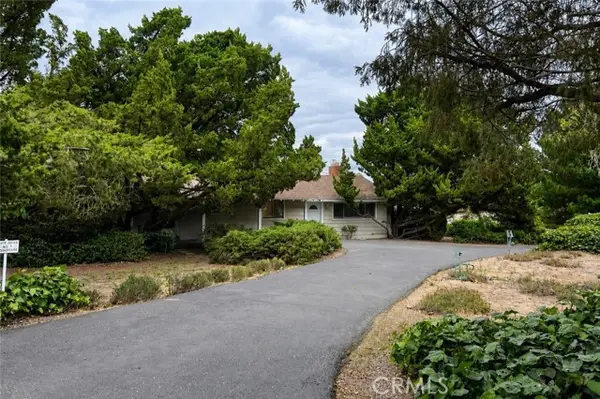 3490 Dakota, Santa Maria, CA 93455