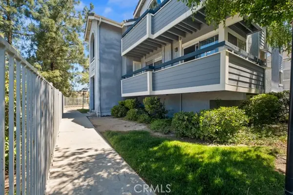 26974 Flo Ln  #303, Canyon Country, CA 91351