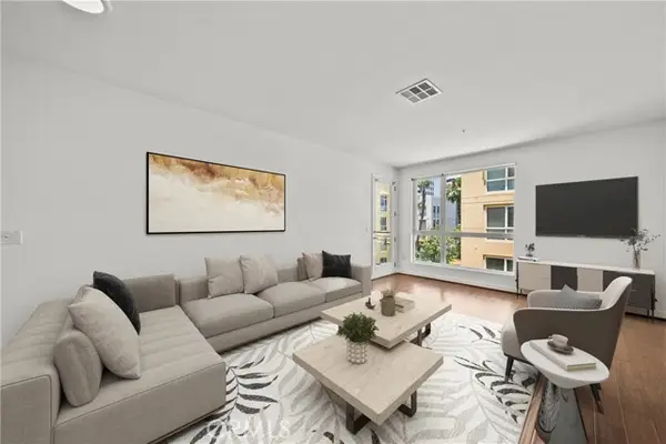21301 Erwin  #420, Woodland Hills, CA 91367