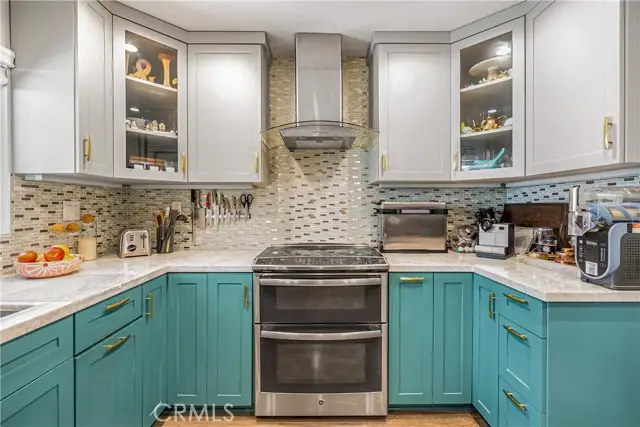 22170 James Alan Circle  #1, Chatsworth, CA 91311 - #3