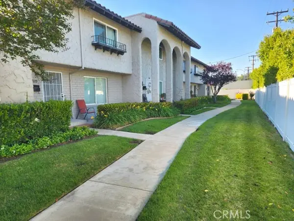 24223 La Glorita Circle, Newhall, CA 91321