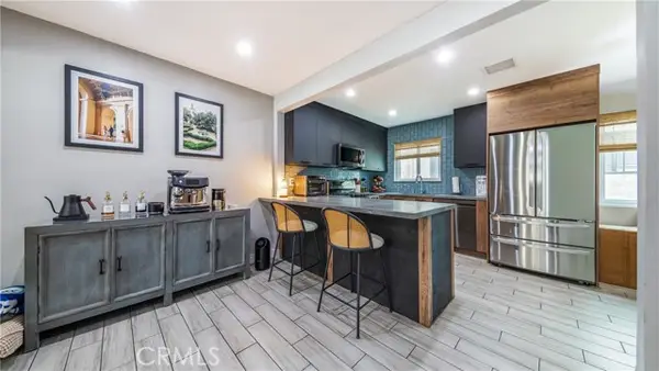 7422 Hazeltine, Van Nuys, CA 91405