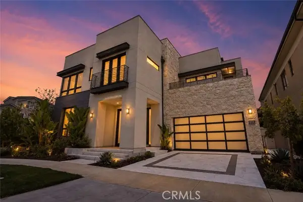 61 Iluna, Irvine, CA 92618