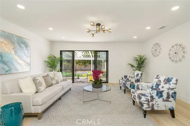 17200 Lanark Street, Lake Balboa, CA 91406 - #3