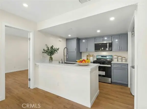 10237 De Soto  #A, Chatsworth, CA 91311
