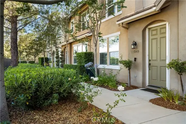 27249 Riverview Lane, Valencia, CA 91354