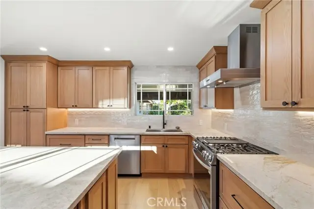 18912 Halsted Street, Northridge, CA 91324 - #3