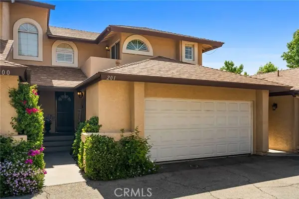 22914 Banyan Pl  #201, Saugus, CA 91390