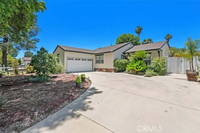 6613 Randi Avenue, Woodland Hills, CA 91303 - #2