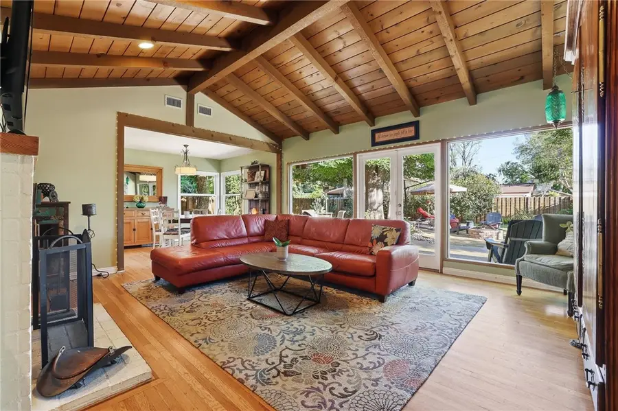 22654 Collins Street, Woodland Hills, CA 91367 - #3