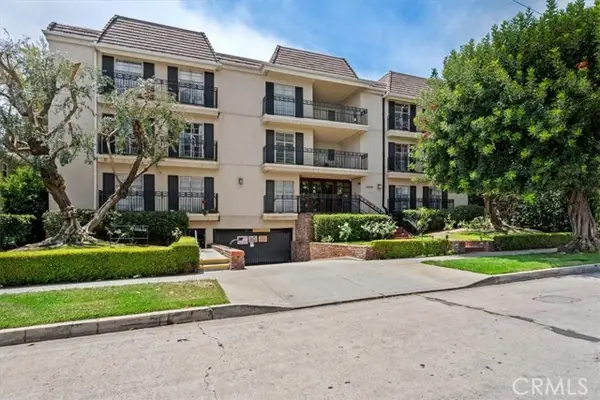 15248 Dickens Street  #205, Sherman Oaks, CA 91403