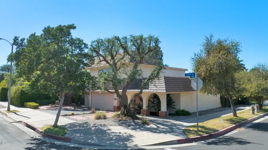 18201 Erwin Street, Tarzana, CA 91335 - #2