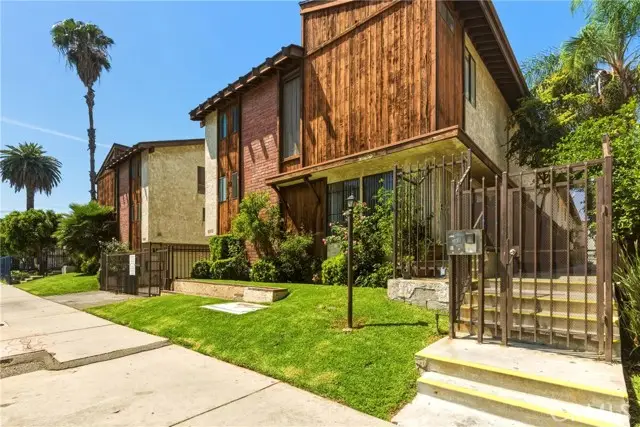 8933 Willis  #15, Panorama City, CA 91402 - #1
