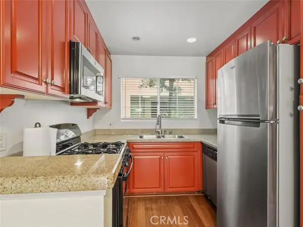 5540 Owensmouth Avenue  #107, Woodland Hills, CA 91367