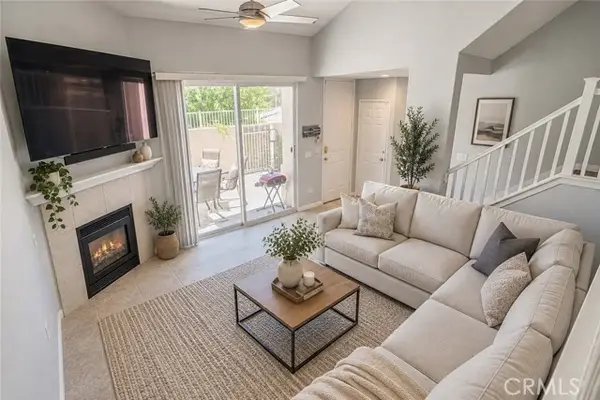25708 Holiday Circle  #B, Stevenson Ranch, CA 91381