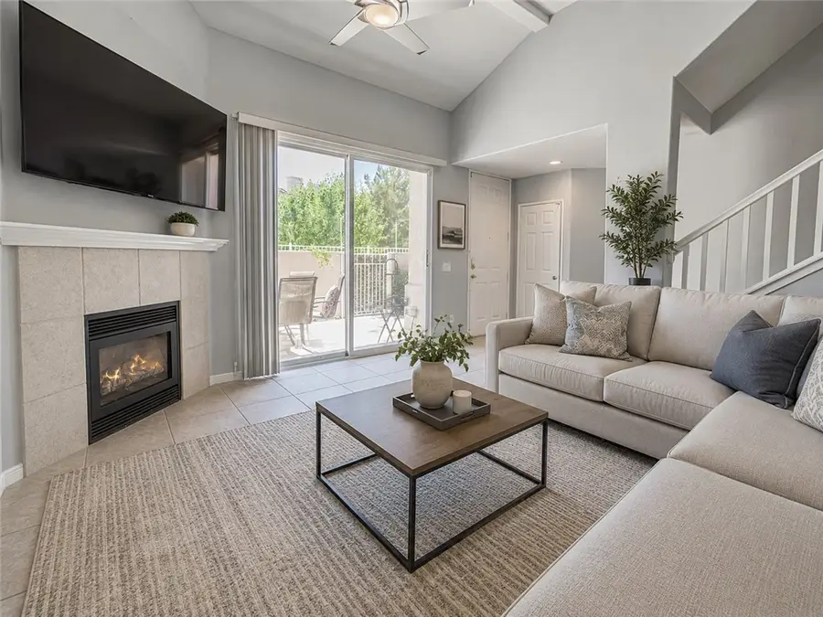 25708 Holiday Circle  #B, Stevenson Ranch, CA 91381 - #2