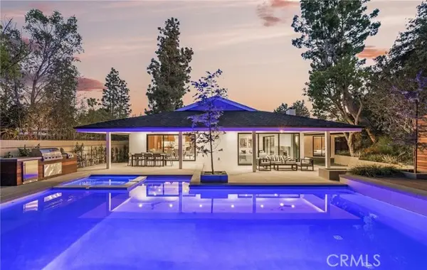 16105 Clear Oak Drive, Encino, CA 91436