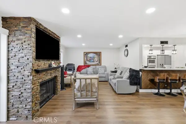 8341 De Soto  #15, Canoga Park, CA 91304