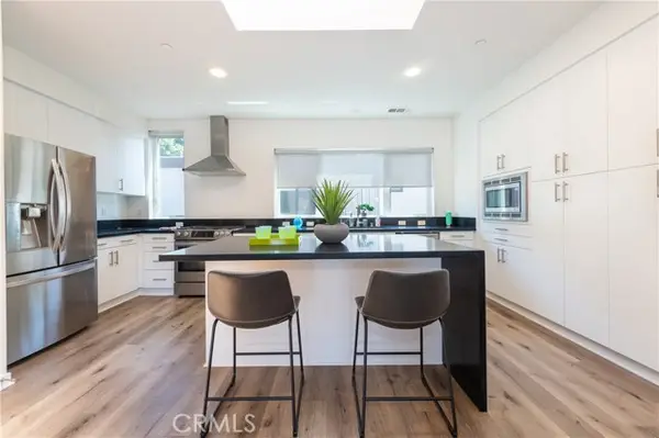 2926 Rowena Avenue  #4, Los Angeles, CA 90039