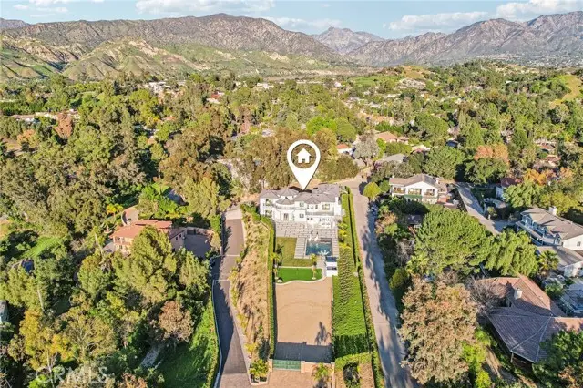 10511 Mary Bell Avenue, Sunland, CA 91040 - #2
