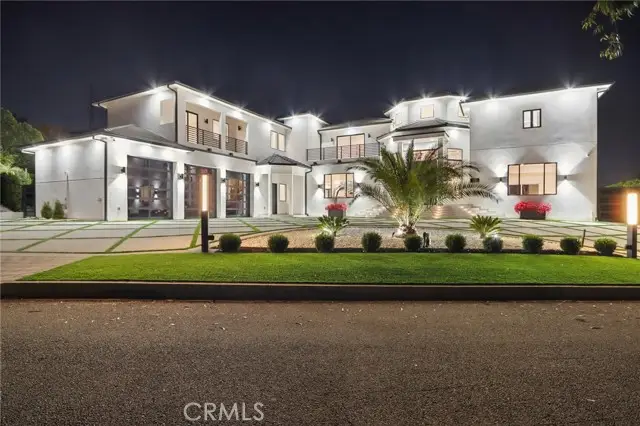 10511 Mary Bell Avenue, Sunland, CA 91040 - #3