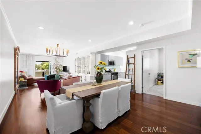 5016 Bakman  #404, North Hollywood, CA 91601 - #2