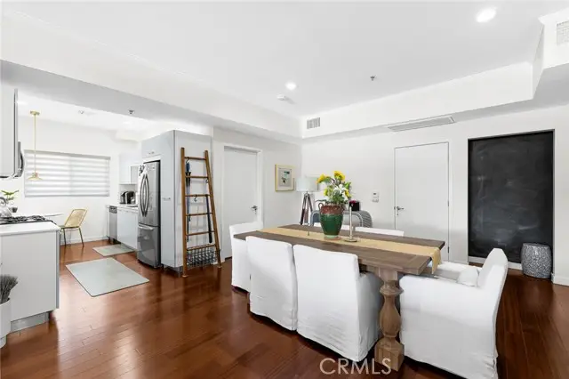 5016 Bakman  #404, North Hollywood, CA 91601 - #3