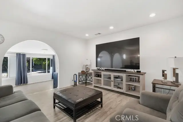 7533 Hatillo Avenue, Winnetka, CA 91306 - #2