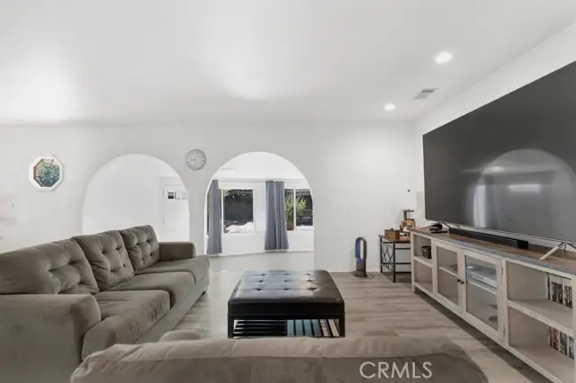 7533 Hatillo Avenue, Winnetka, CA 91306 - #3