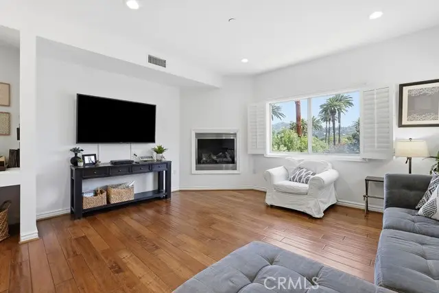 11504 Moorpark Street  #203, Studio City, CA 91602 - #2